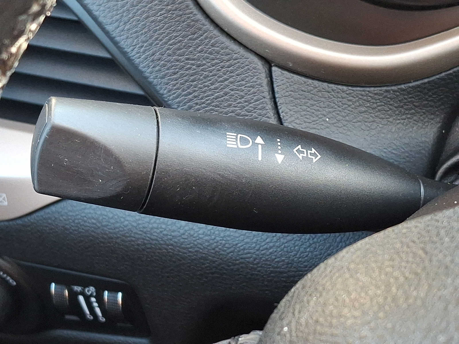 Used 2016 Jeep Cherokee Latitude AWD/4WD image 26
