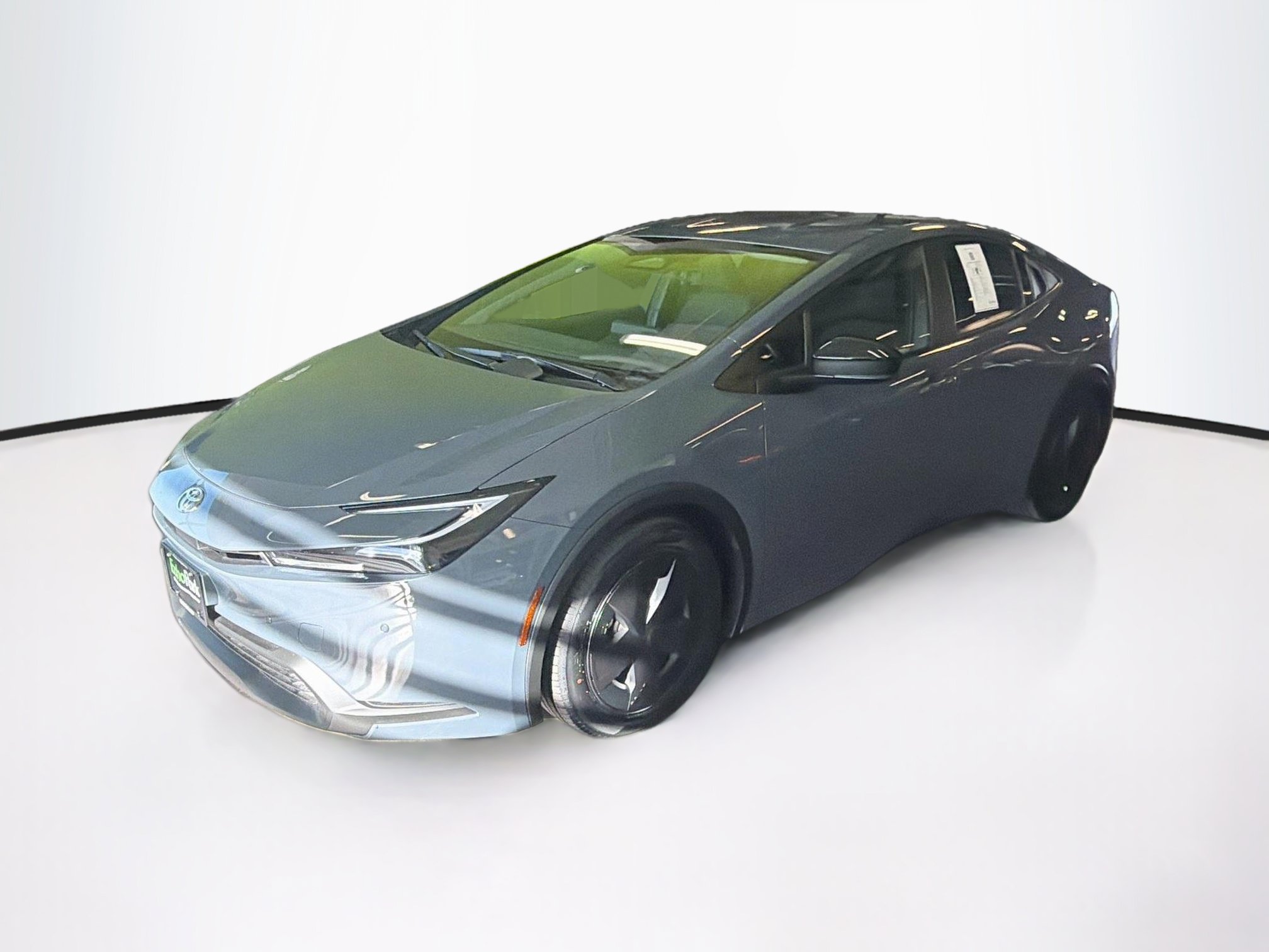 Used 2026 Toyota Prius LE FWD image 3