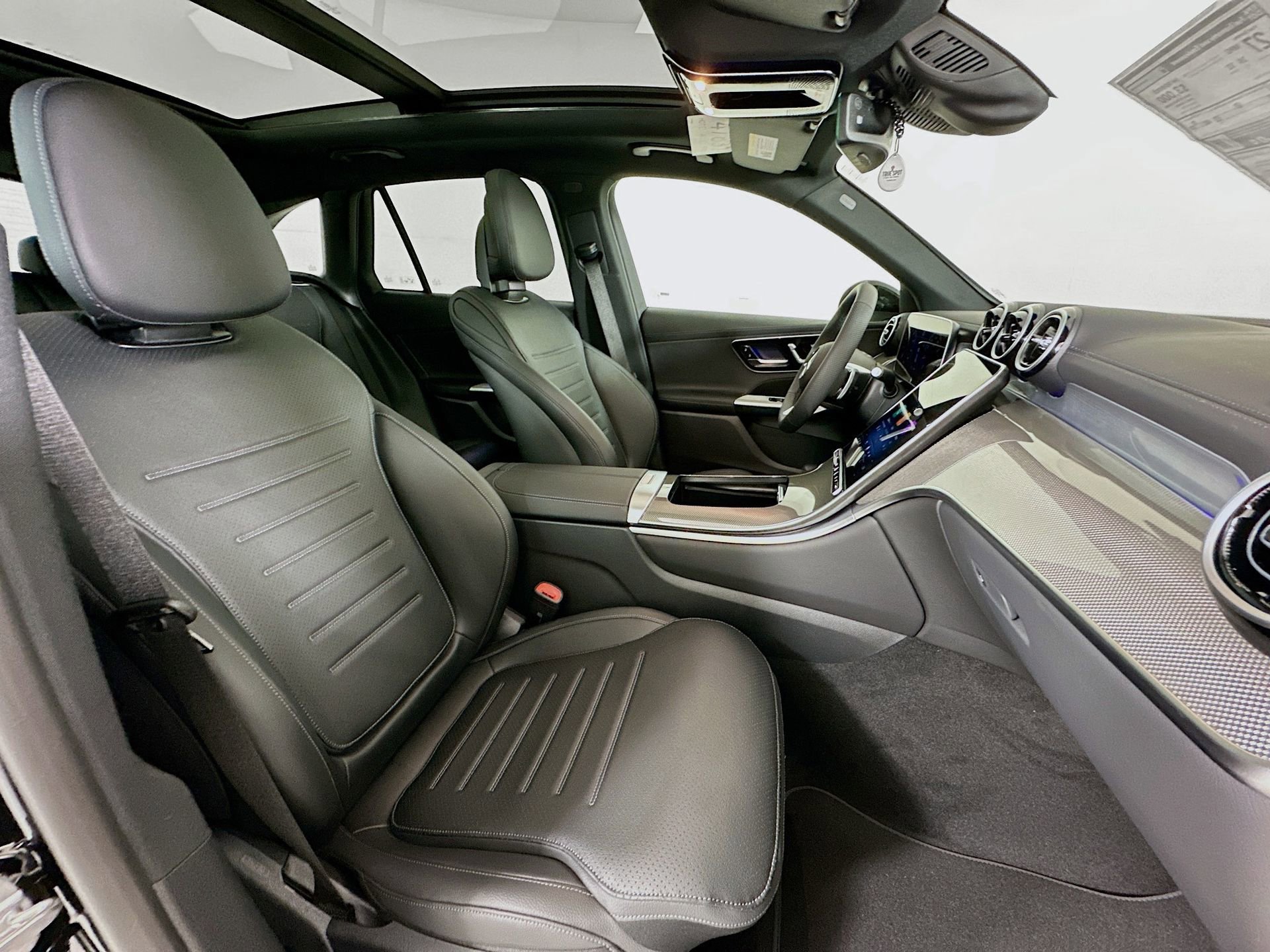 New 2026 Mercedes-Benz GLC 300 image 31