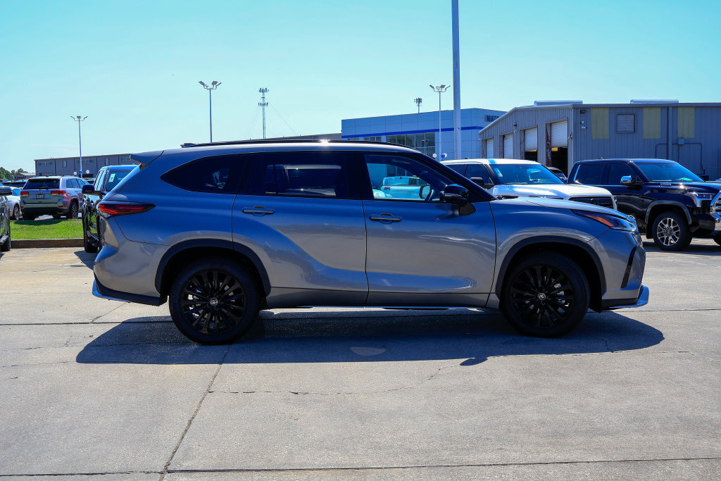 Used 2026 Toyota Highlander XSE AWD/4WD image 25