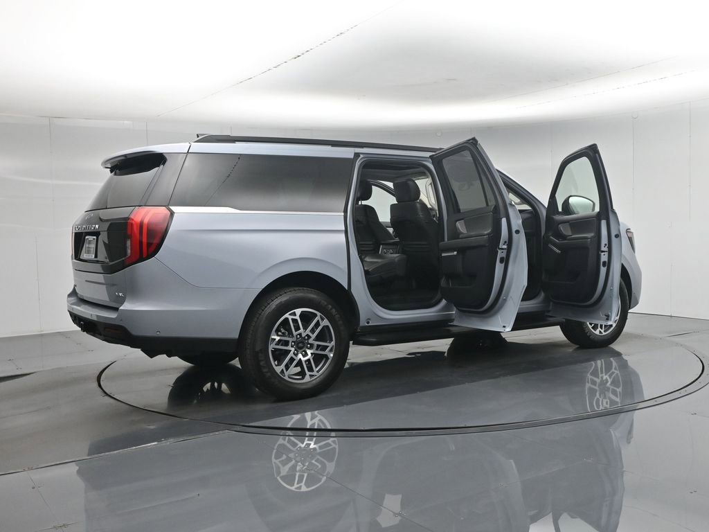 Used 2025 Ford Expedition Max Active RWD image 5