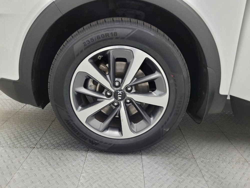 Used 2019 Kia Sorento EX image 31
