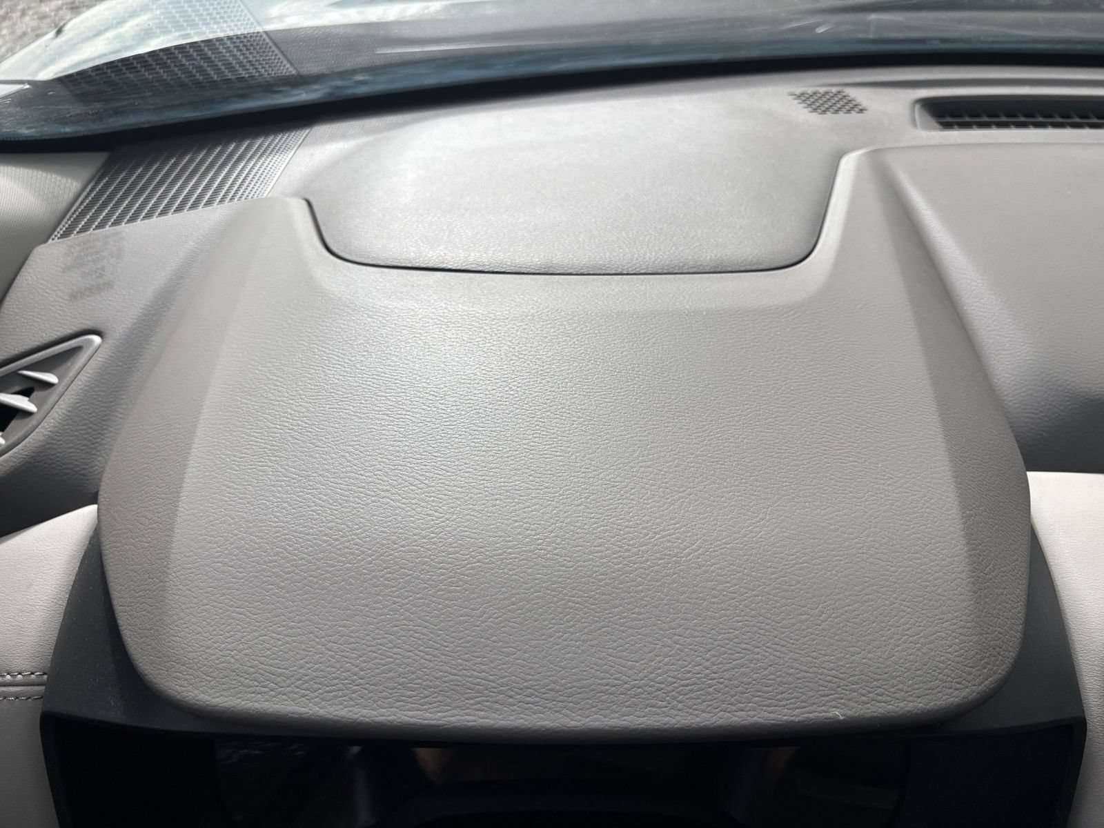 Used 2025 Nissan Rogue SV AWD/4WD image 35