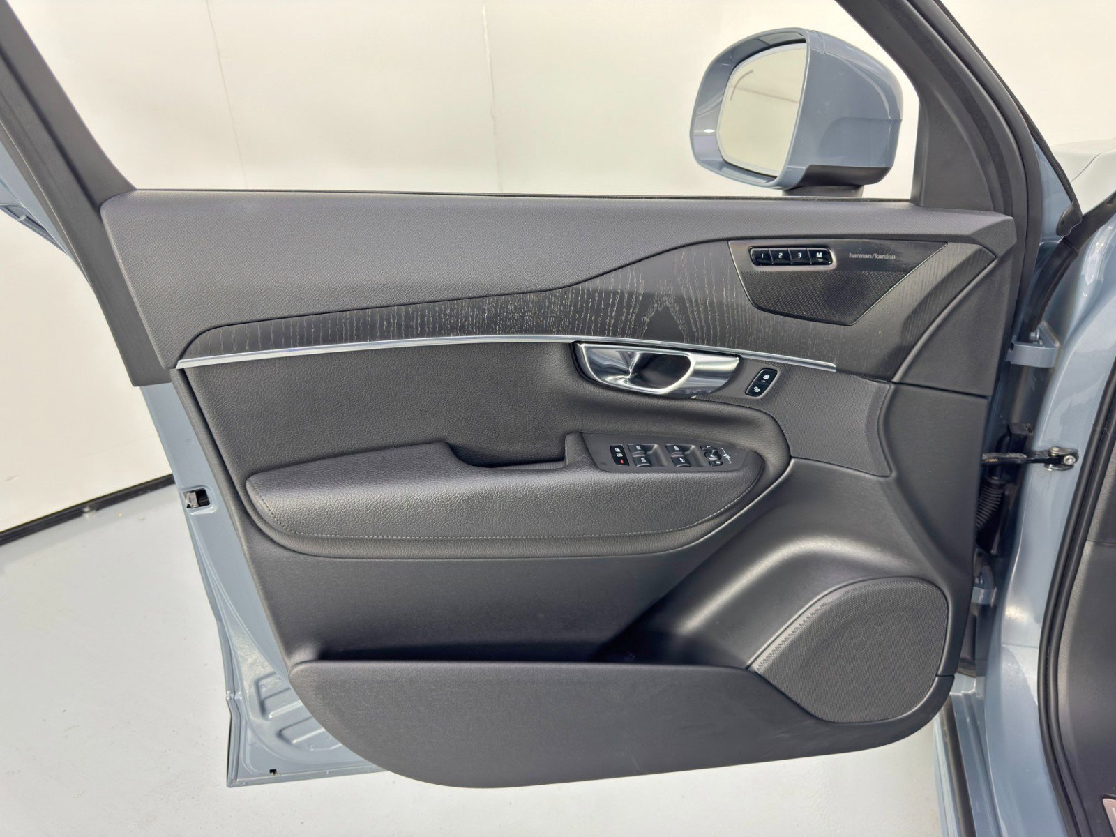 Used 2020 Volvo XC90 T6 Momentum image 42