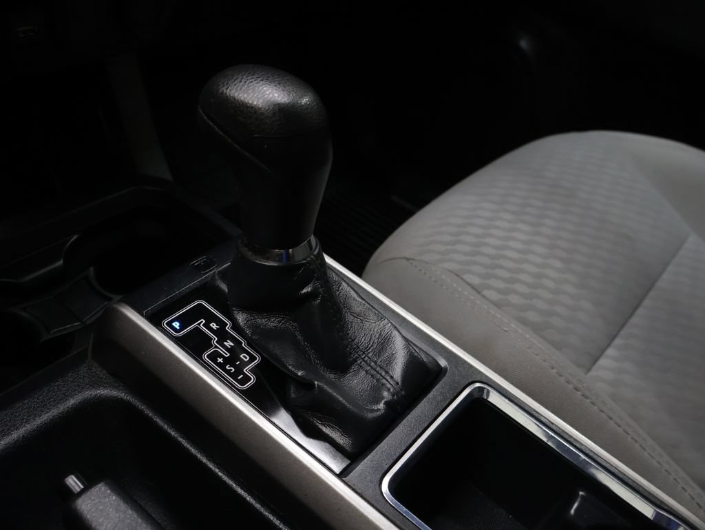 Used 2020 Toyota Tacoma SR5 AWD/4WD image 27