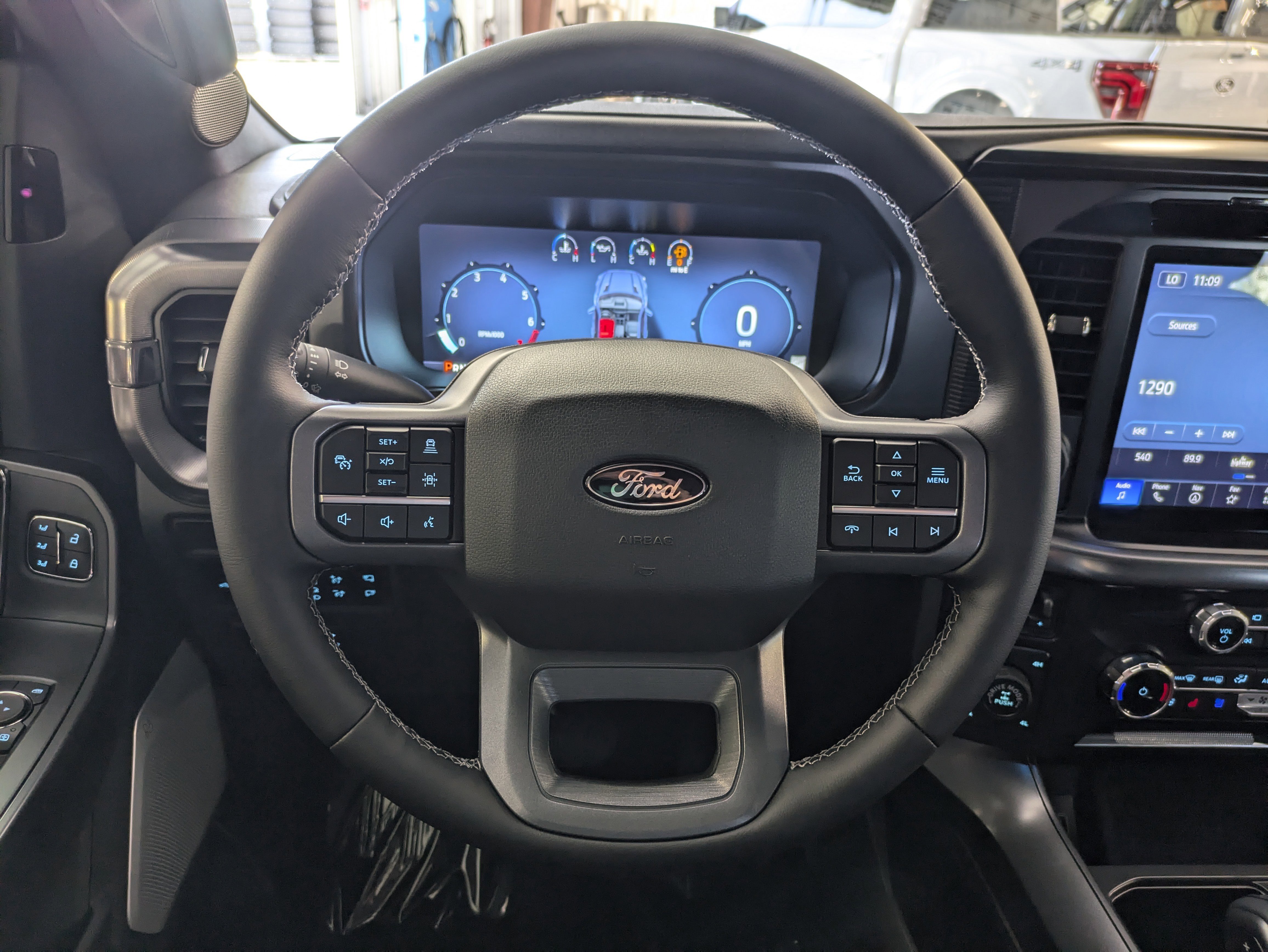 New 2025 Ford F150 Lariat w/ Equipment Group 502A High image 44