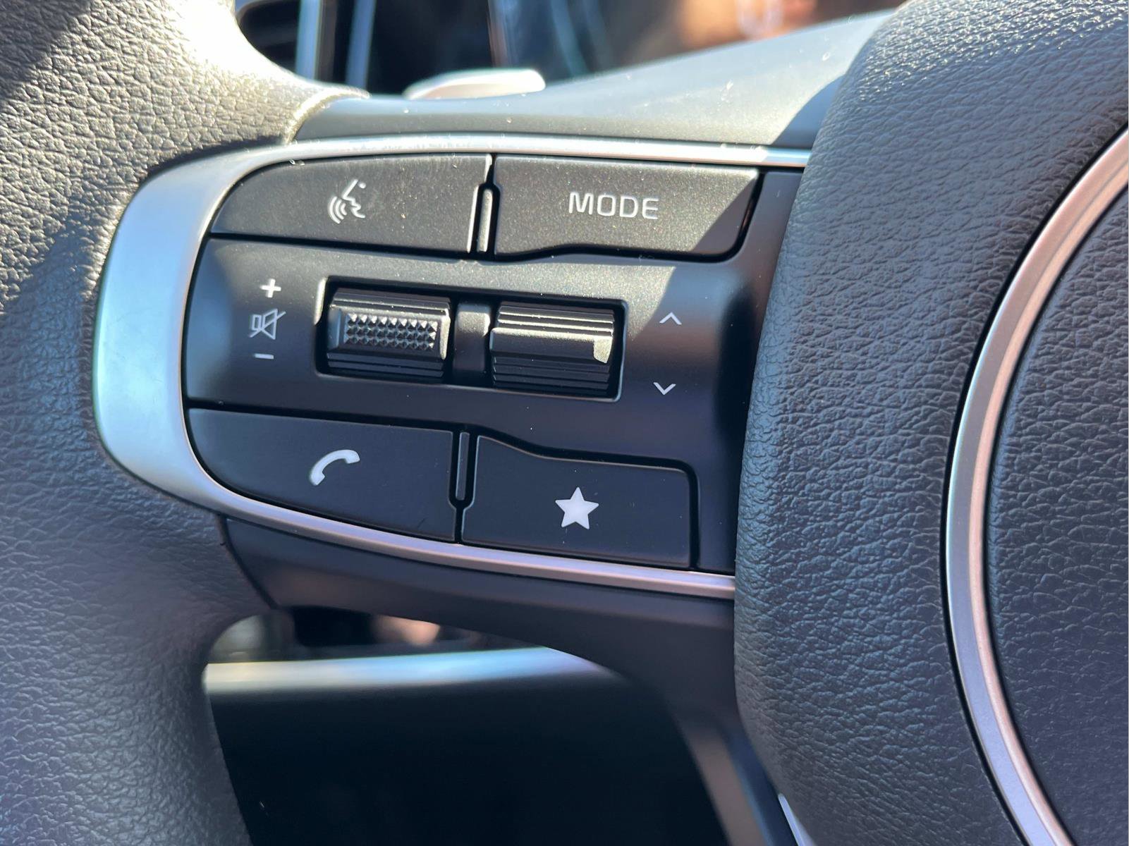 New 2025 Kia Sportage LX image 23