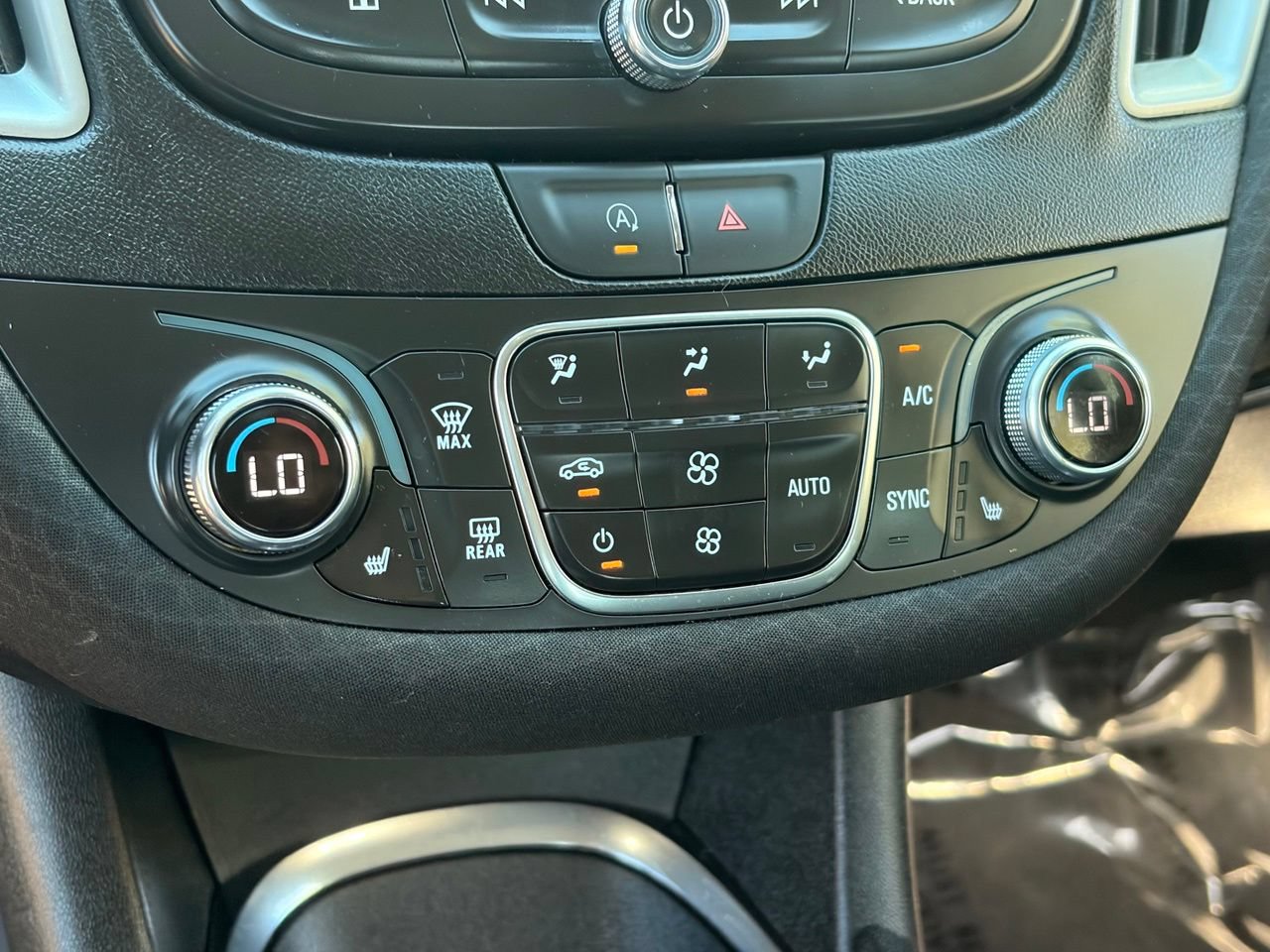 Used 2023 Chevrolet Malibu LT FWD image 25