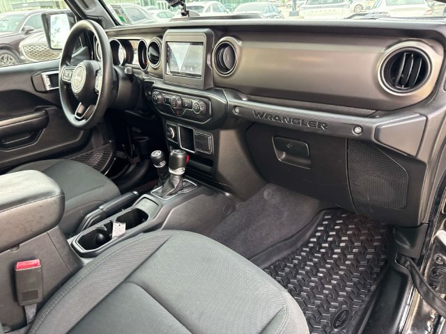 Used 2019 Jeep Wrangler Unlimited Sport AWD/4WD image 14