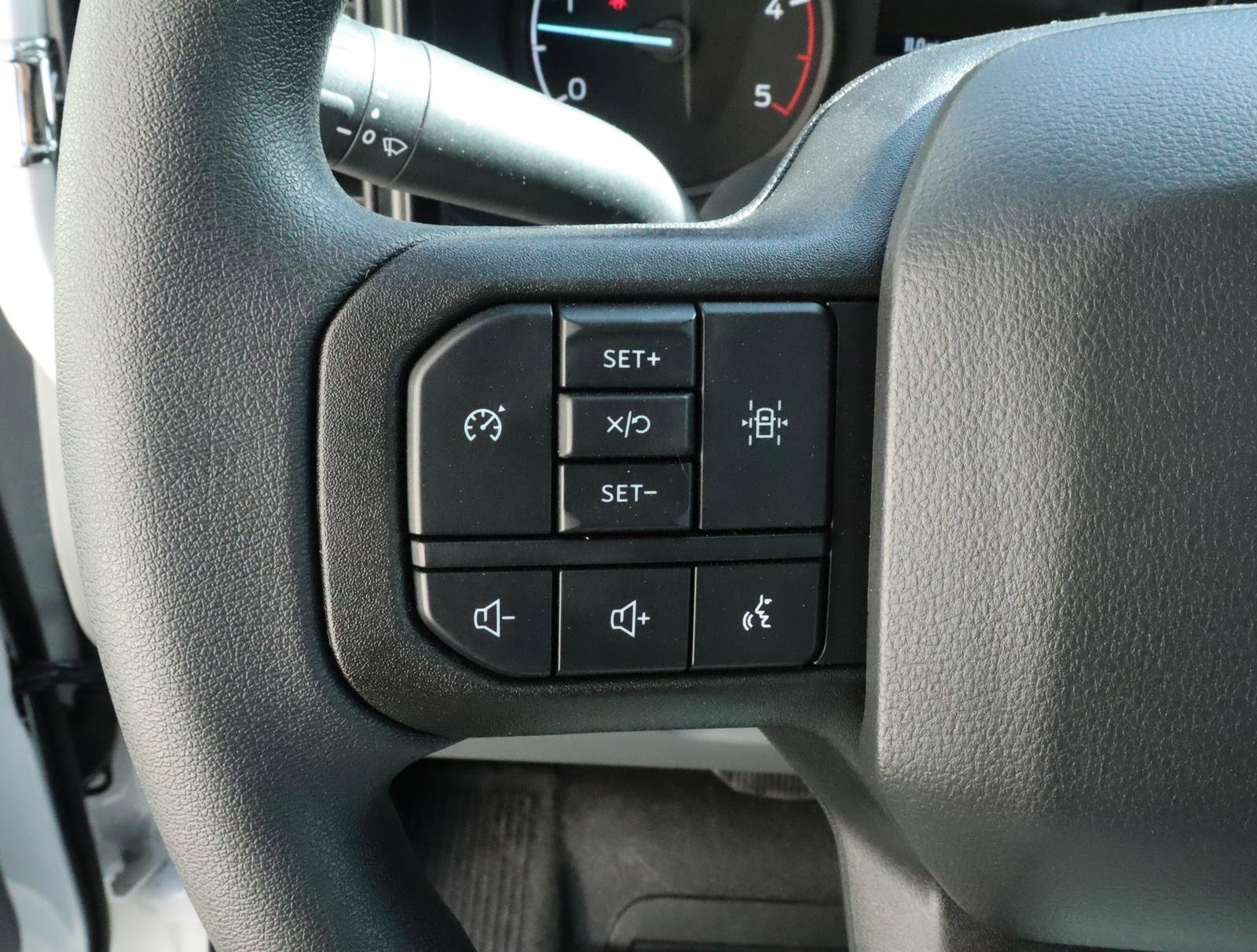 Used 2024 Ford F450 XL w/ XL Chrome Package image 13