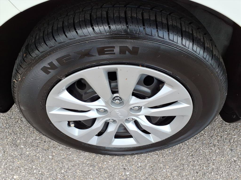 Used 2023 Kia Soul LX FWD image 10