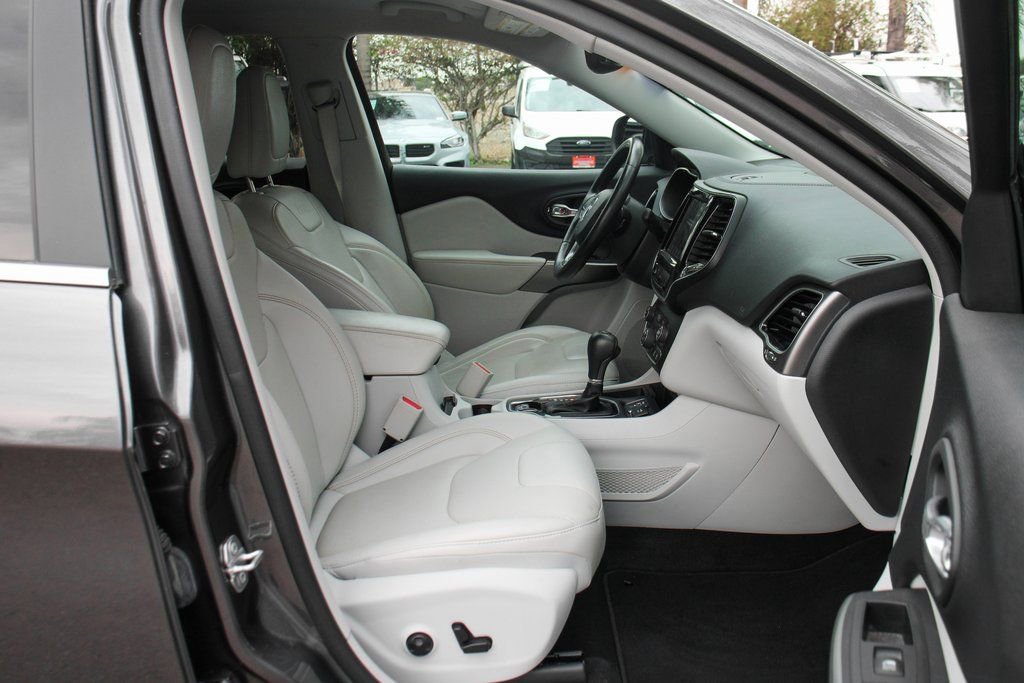 Used 2020 Jeep Cherokee Limited image 36