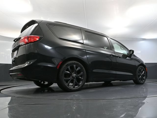 Used 2019 Chrysler Pacifica Touring-L Plus w/ Advanced Safetytec Group FWD image 63