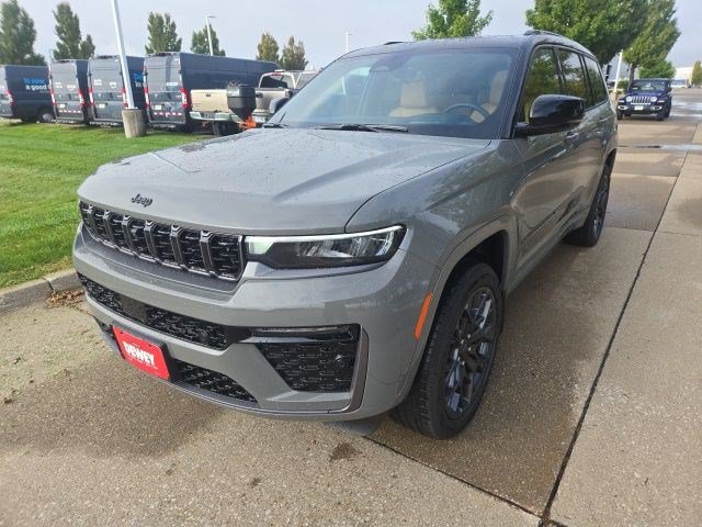 New 2027 Jeep Grand Cherokee L Summit AWD/4WD image 3
