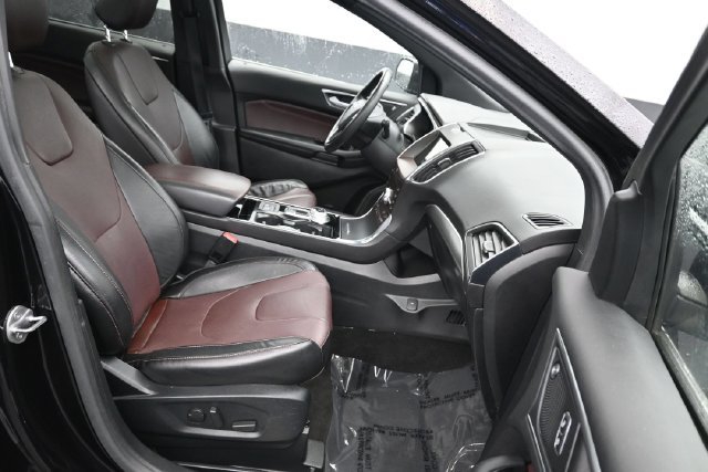 Used 2020 Ford Edge Titanium w/ Equipment Group 301A AWD/4WD image 10