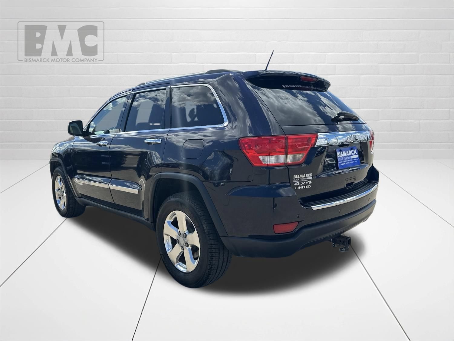 Used 2011 Jeep Grand Cherokee Limited AWD/4WD image 4