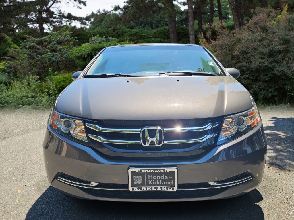 Used 2017 Honda Odyssey SE image 2