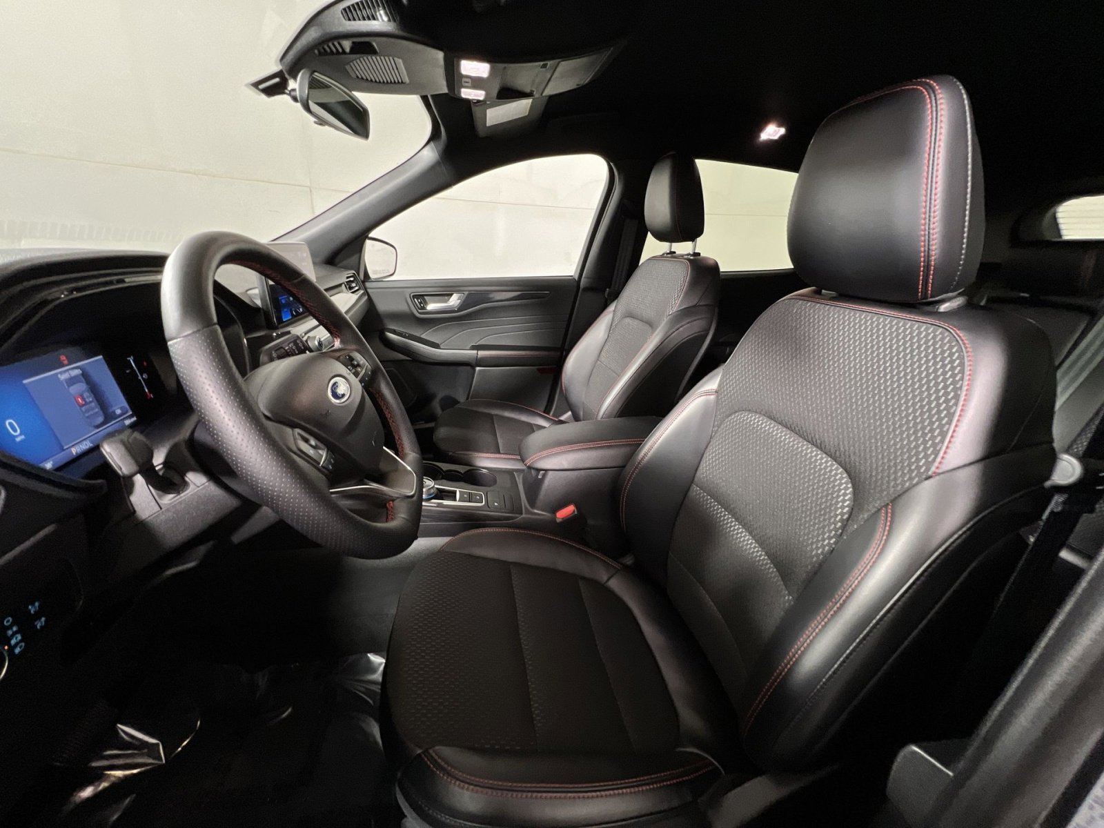 Used 2025 Ford Escape ST-Line w/ Equipment Group 301A image 13