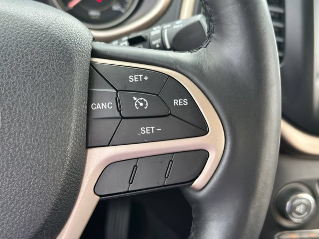 Used 2014 Jeep Cherokee Limited w/ Luxury Group FWD image 32