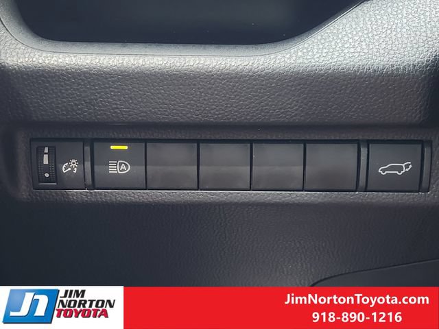 Used 2025 Toyota RAV4 XLE w/ Convenience Package FWD image 23