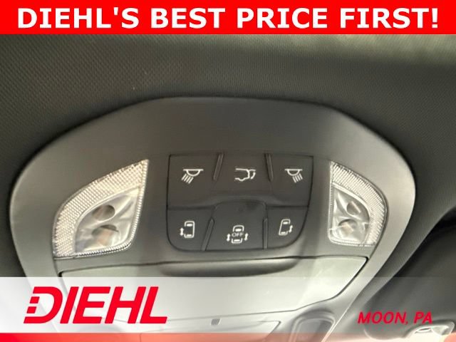 Used 2025 Chrysler Pacifica Limited FWD image 42