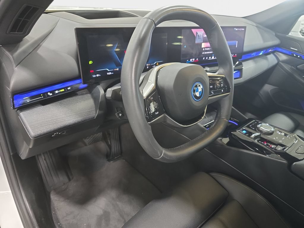 Certified 2025 BMW i5 eDrive40i w/ Premium Package RWD image 21
