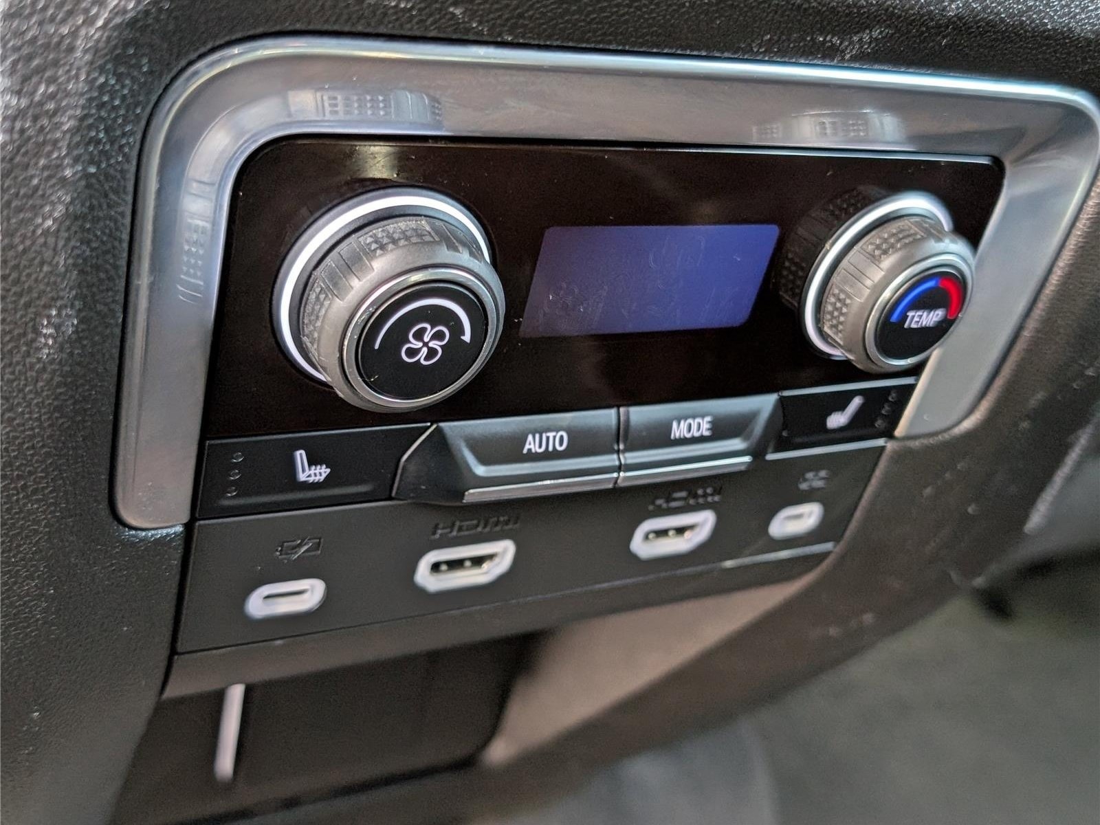 Used 2023 Chevrolet Suburban High Country w/ Advanced Technology Package AWD/4WD image 19