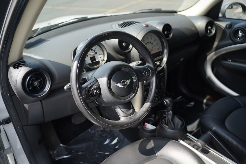 Used 2014 MINI Cooper Countryman FWD image 9