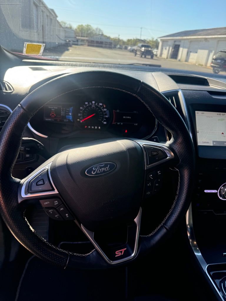 Used 2020 Ford Edge ST w/ Equipment Group 401A image 9