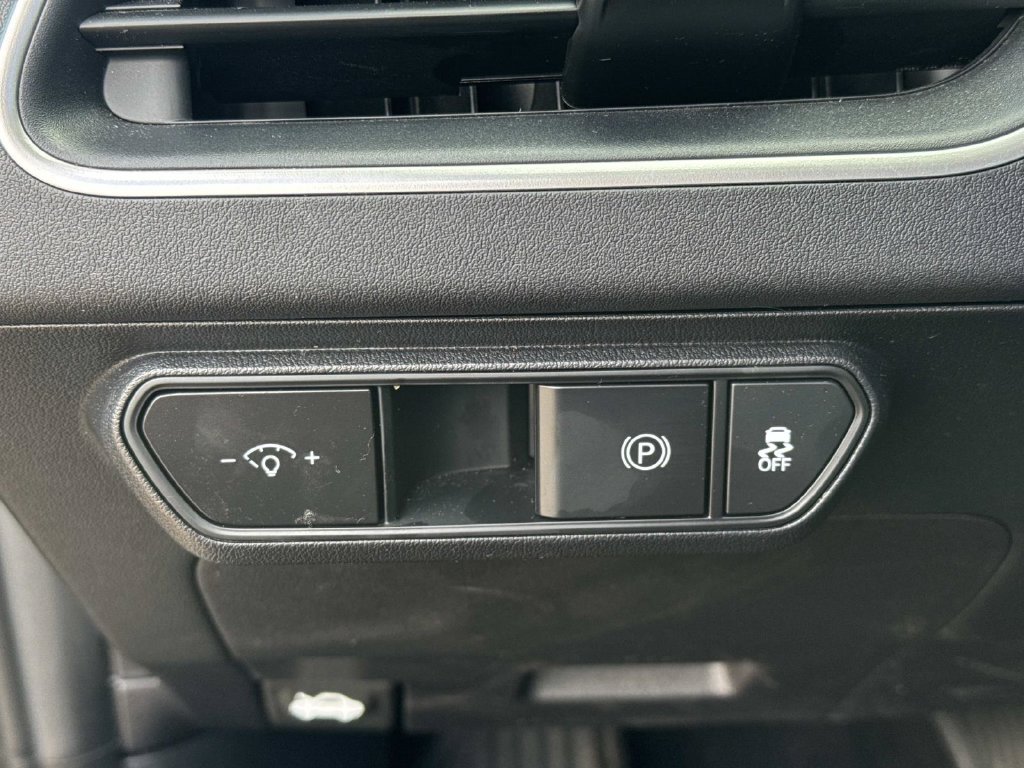 Used 2025 Kia K4 FWD image 27