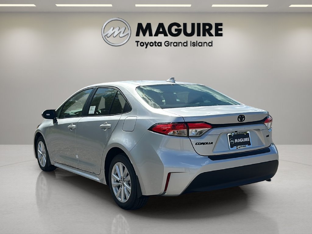 Used 2025 Toyota Corolla LE w/ LE Premium Package FWD image 4