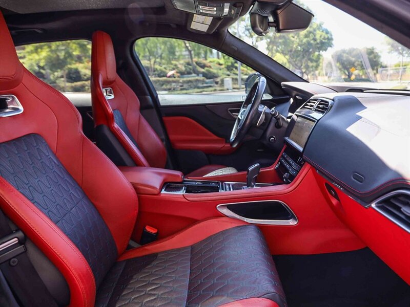 Used 2020 Jaguar F-PACE SVR AWD/4WD image 22