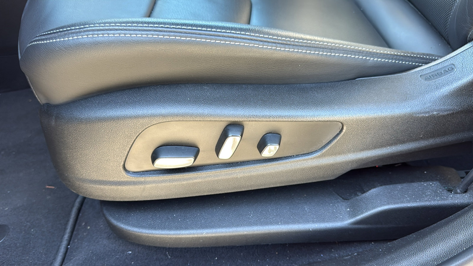 Used 2022 Cadillac XT6 Premium Luxury w/ Technology Package image 12