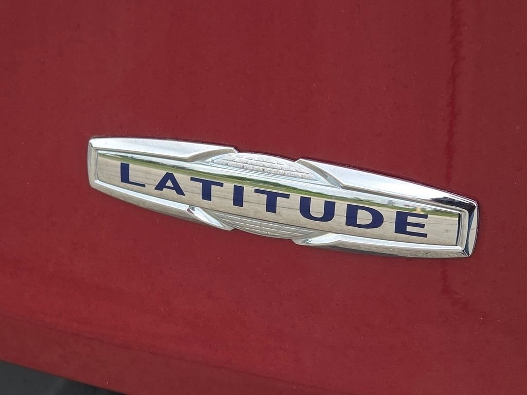 Used 2015 Jeep Cherokee Latitude AWD/4WD image 25