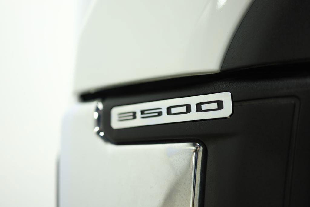 Used 2024 GMC Sierra 3500 SLT image 28