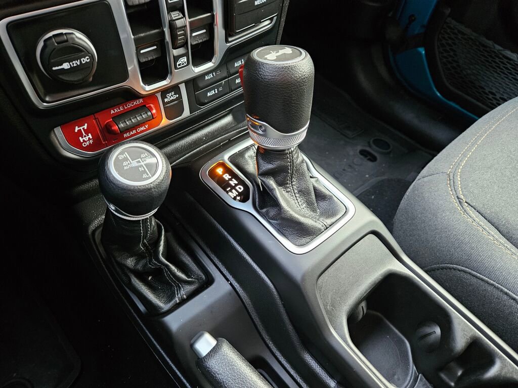 Used 2024 Jeep Wrangler Unlimited image 23