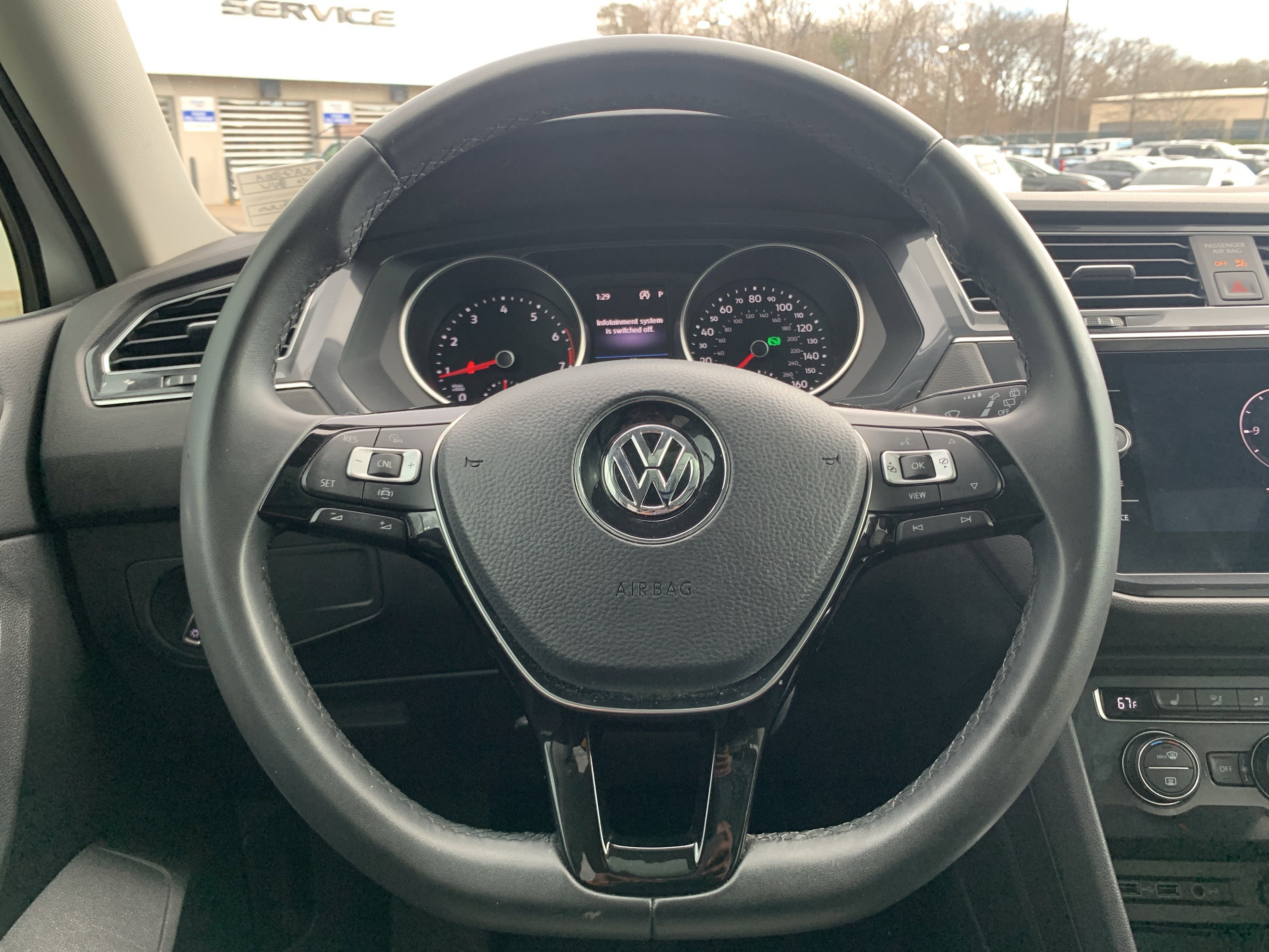 Used 2020 Volkswagen Tiguan SE w/ Panoramic Sunroof Package image 18