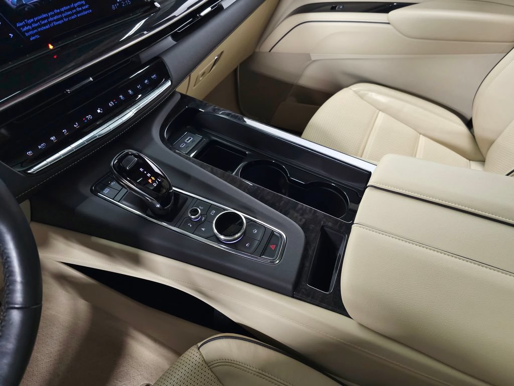 Used 2024 Cadillac Escalade Premium Luxury AWD/4WD image 37