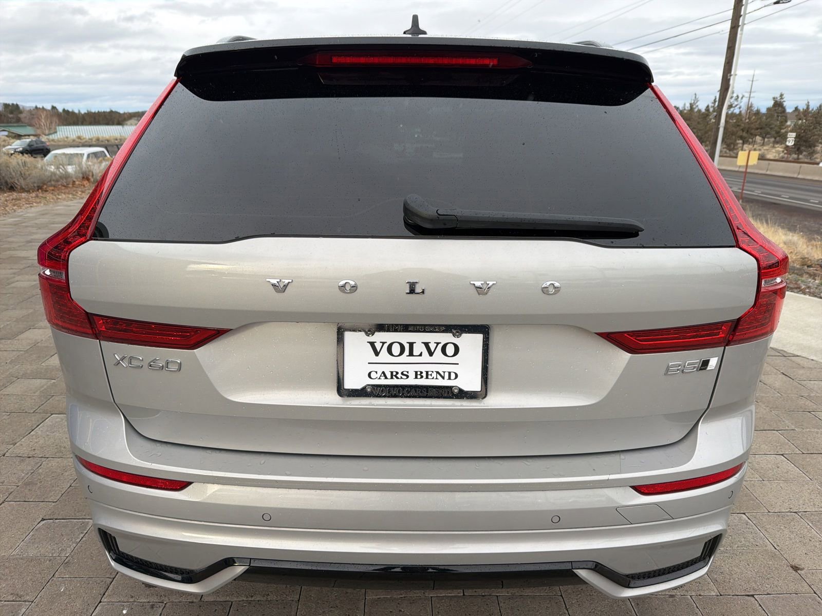 Used 2023 Volvo XC60 B5 Ultimate image 3