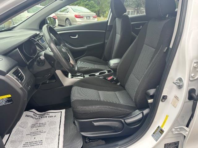 Used 2017 Hyundai Elantra GT image 17