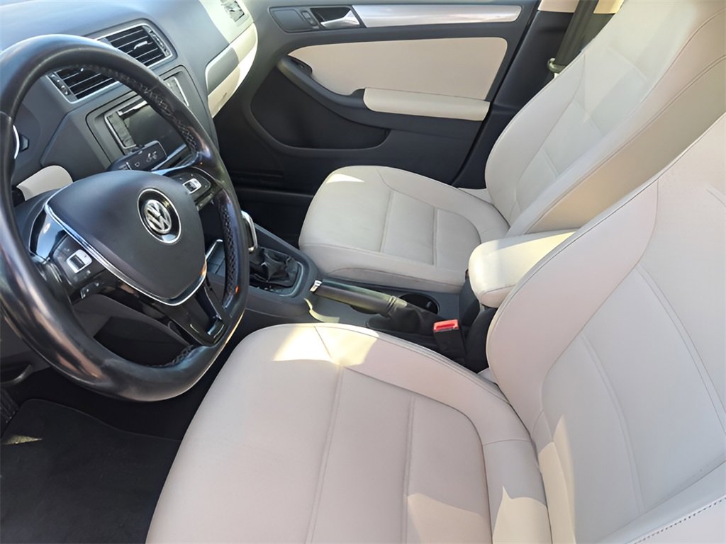 Used 2017 Volkswagen Jetta SE image 19