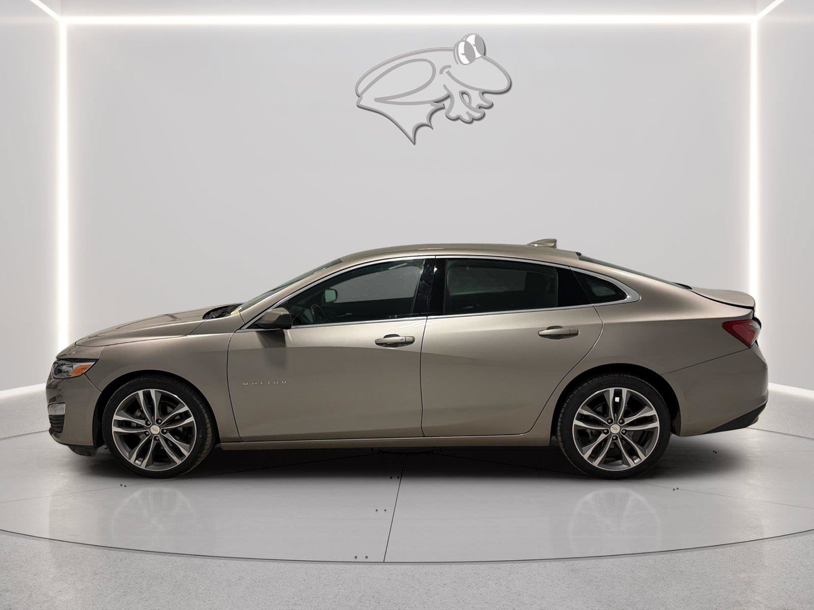 Used 2024 Chevrolet Malibu LT FWD image 2