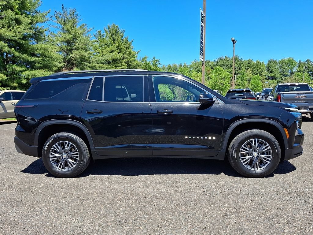 Used 2026 Chevrolet Traverse LT AWD/4WD image 7