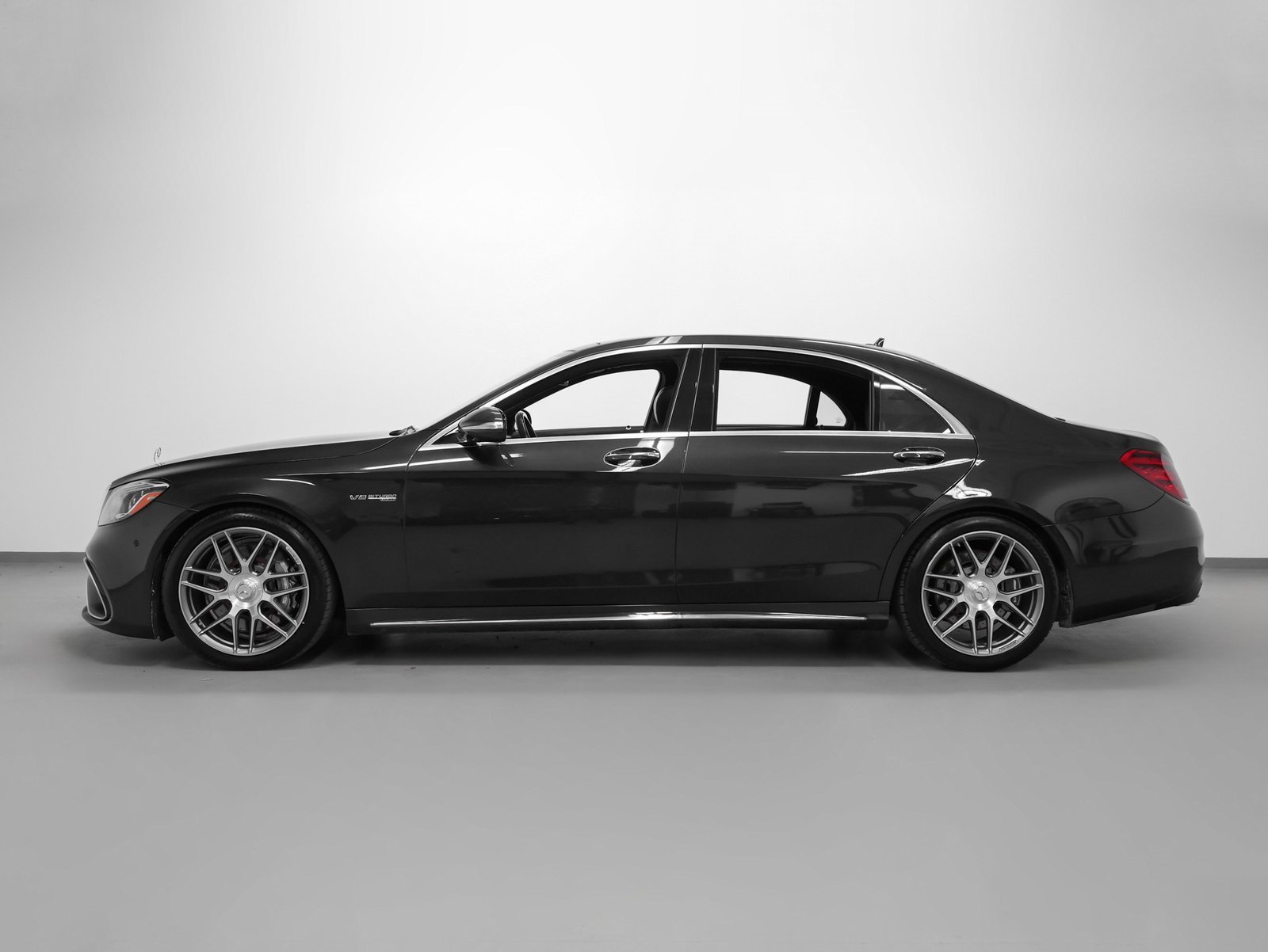 Used 2020 Mercedes-Benz S 63 AMG 4MATIC Sedan image 2