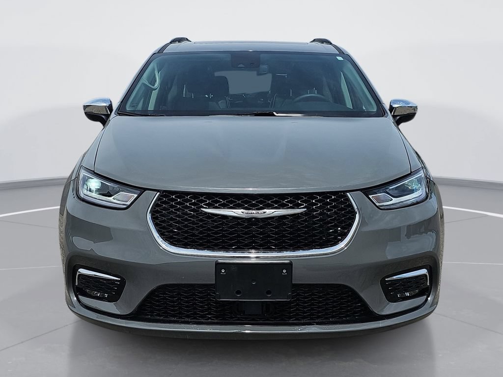 Used 2023 Chrysler Pacifica Limited FWD image 10