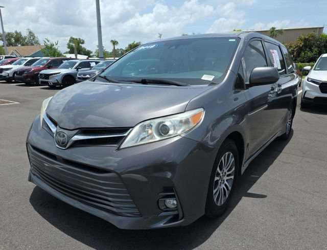 Used 2019 Toyota Sienna XLE FWD video 1