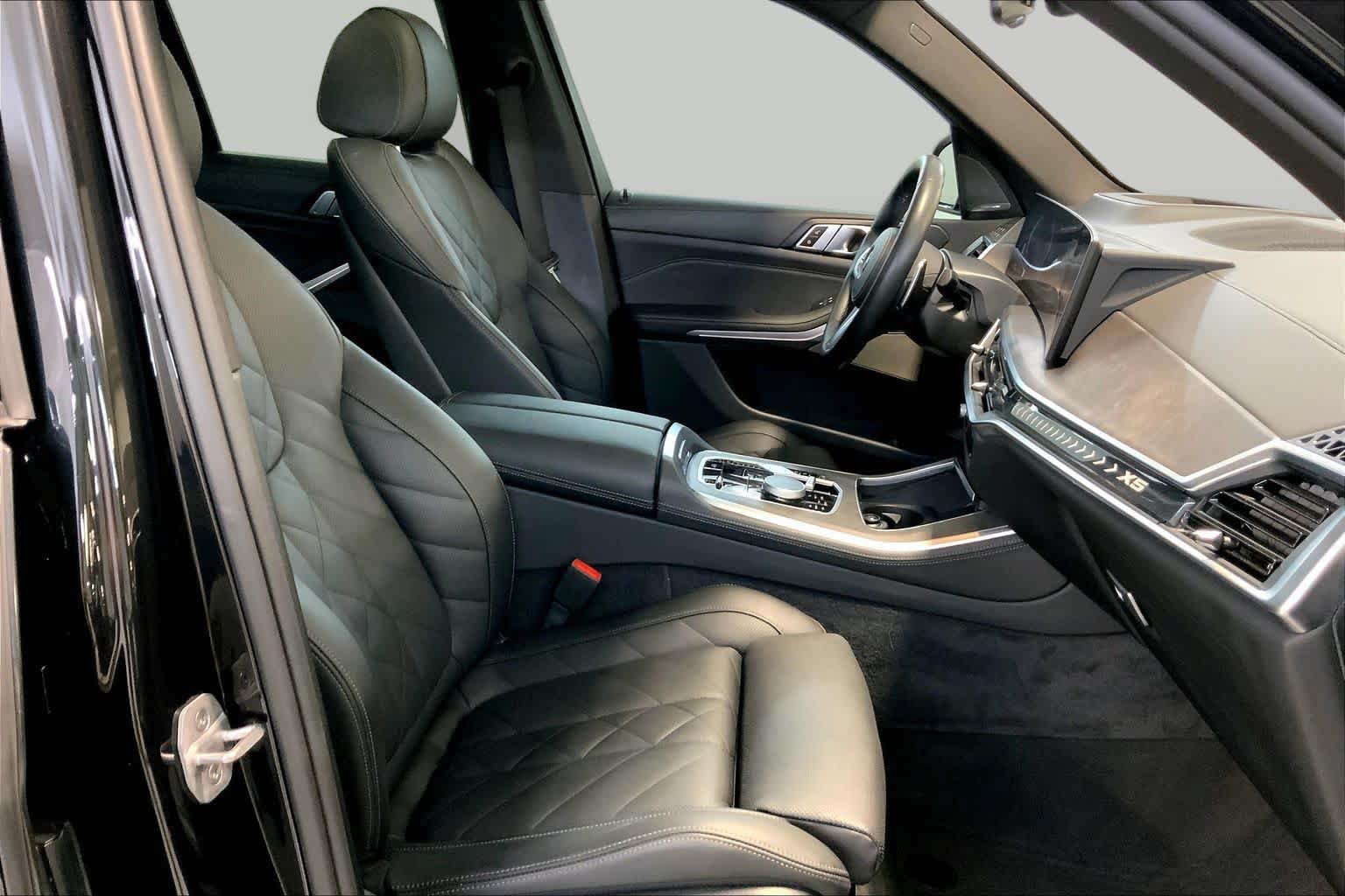 Used 2024 BMW X5 xDrive50e w/ M Sport Package AWD/4WD image 8