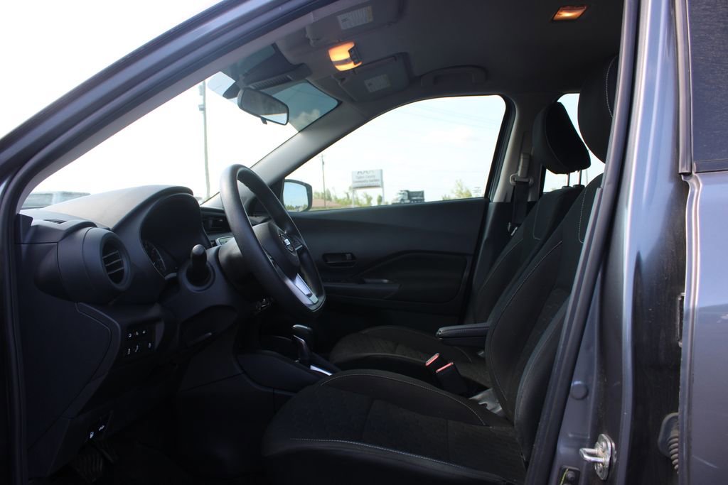 Used 2021 Nissan Kicks S image 14
