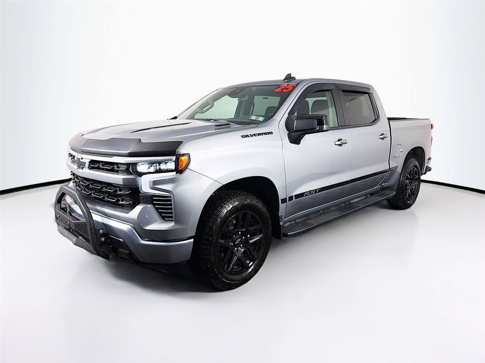 Used 2025 Chevrolet Silverado 1500 RST w/ Dark Appearance Package AWD/4WD image 7