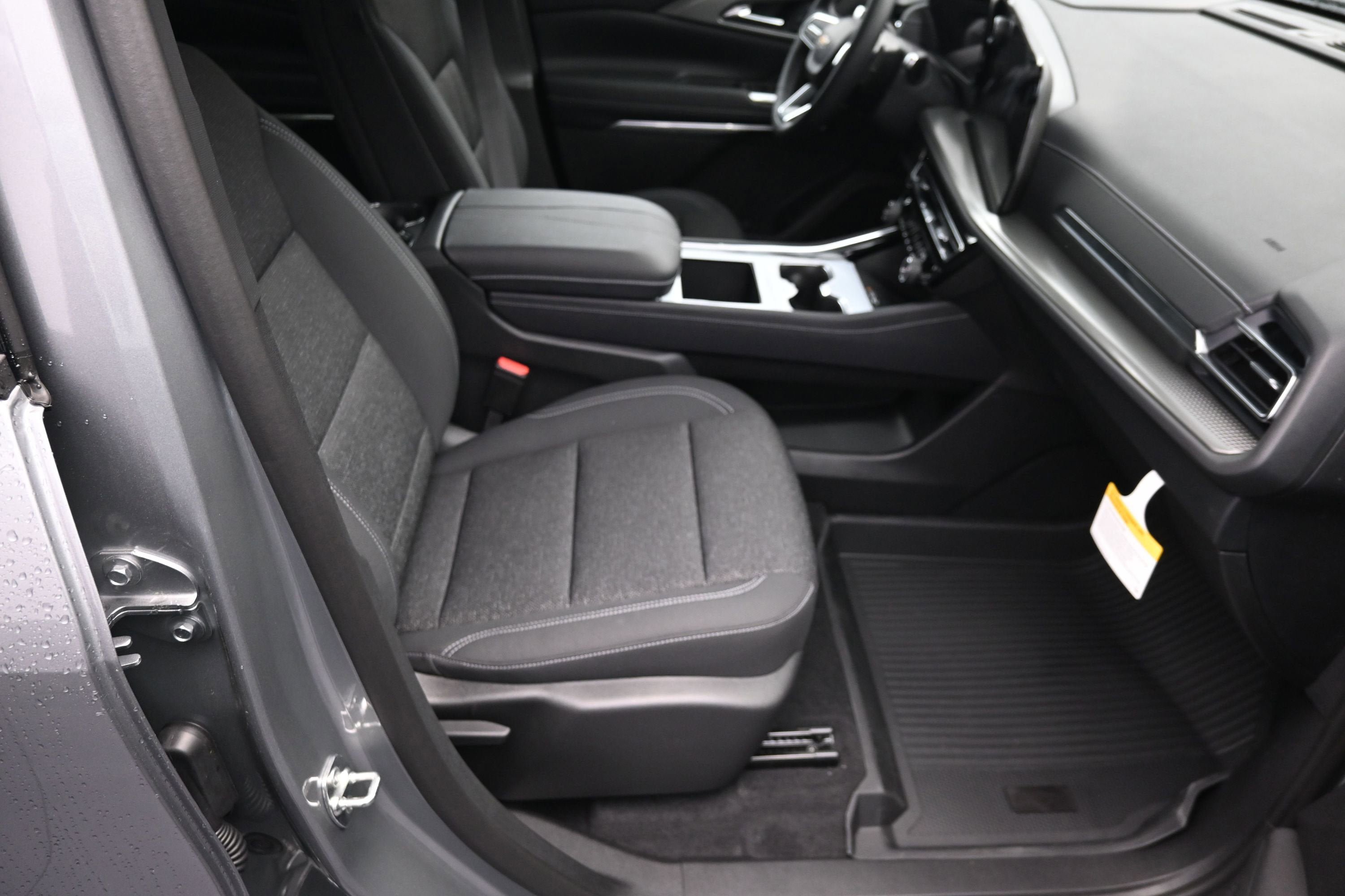 New 2026 Chevrolet Traverse LT FWD image 38